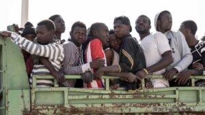 Libya’da 158 Nijeryalı göçmen ülkesine döndü