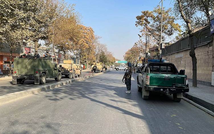 IŞİD Askeri Hastaneye Saldırdı Anlarca Ölü ve 100 Yaralı Var