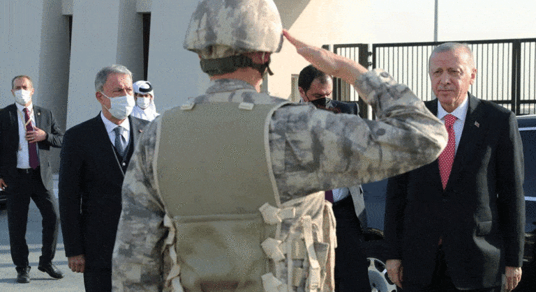 Cumhurbaşkanı Erdoğan, Katar’da Türk birliğini Ziyaret Etti