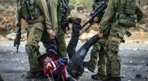 Bir Filistinli Öldürüldü İkisi de Yaralı