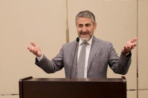 Hazine ve Maliye Bakanlığına Atanan Nureddin Nebati Kimdir ?