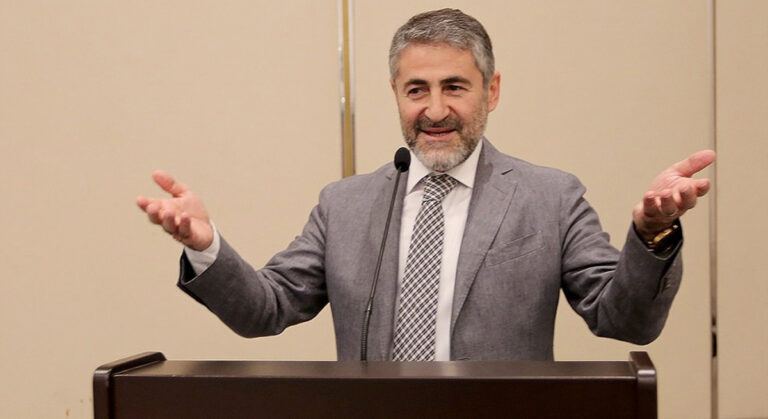 Hazine ve Maliye Bakanı Nureddin Nebati’nin İş Dünyası Temsilcileriyle Bir Araya Geldi