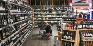 Alkollü İçkileri Üreten de Satan da Suçlu ve Günahkardır