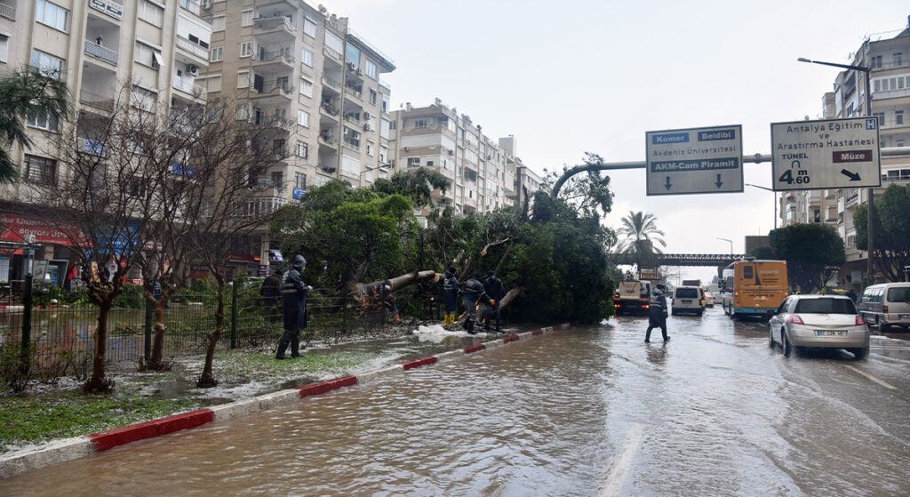 Antalya’da Fırtınanın Ağır Bilançosu Açıklandı