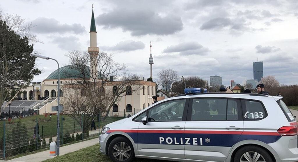 Avrupa’da Medyacılar ve Politacılar İslamofobik Saldırılar Yapıyor