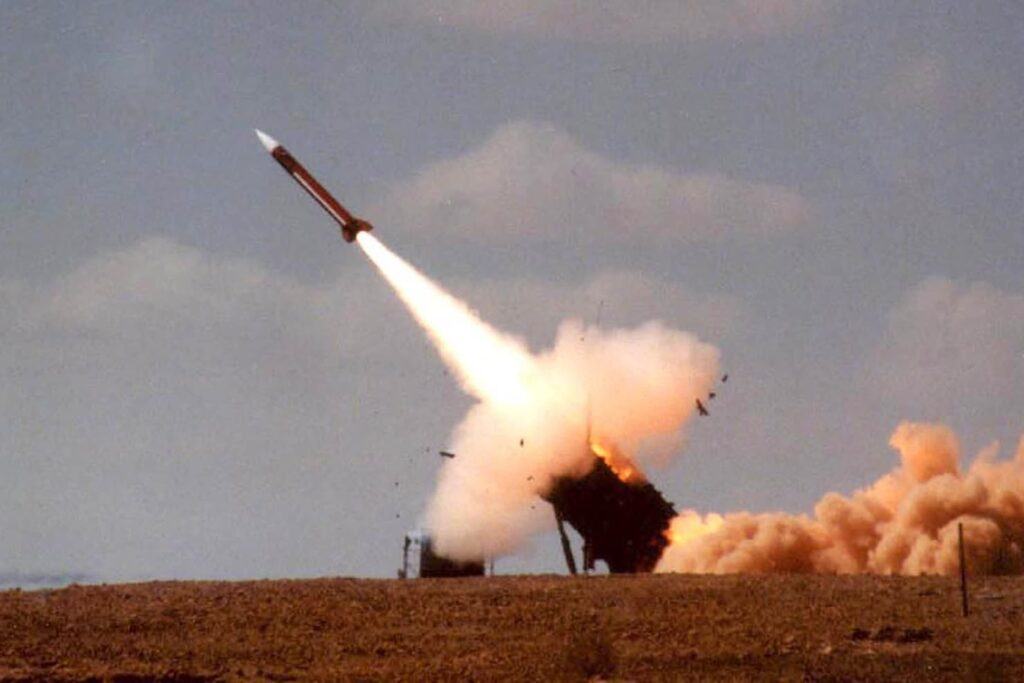 Husiler’den Suudi Arabistan’a Füzeli Saldırı