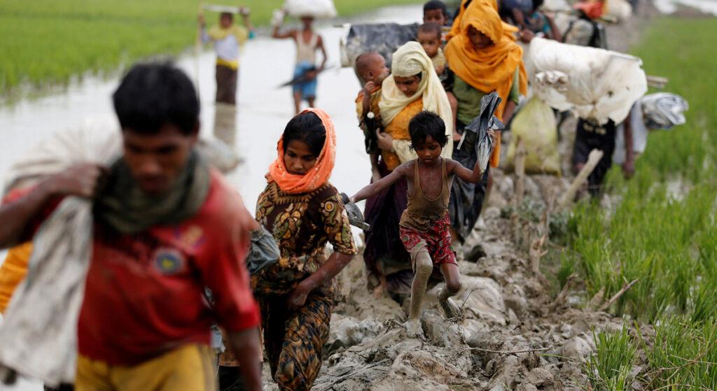 Bangladeş, Arakanlı sığınmacıların okullarını kapatıyor