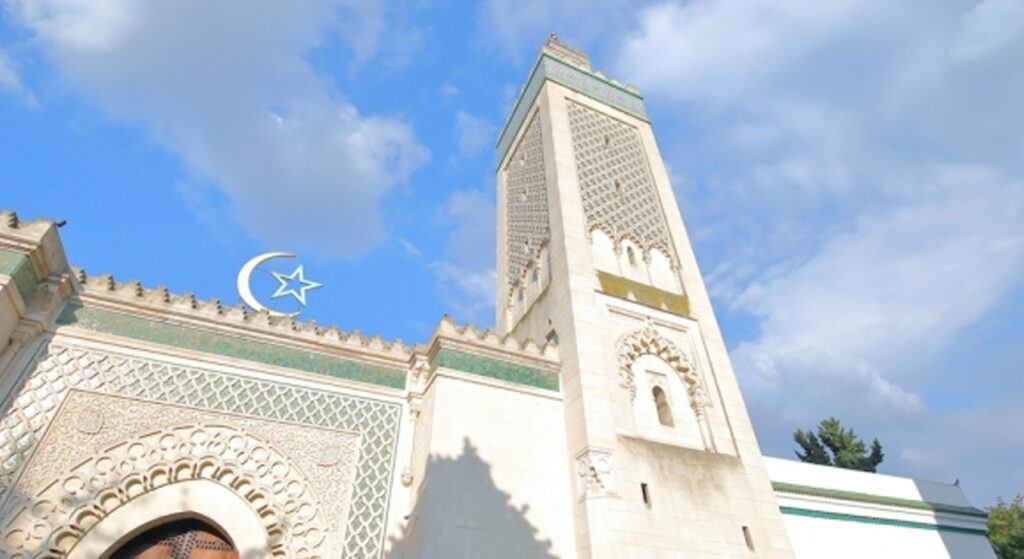 Fransa’da Bilal Camisi kapatıldı