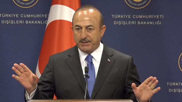 Çavuşoğlu, Rusya ve Ukrayna’ya sükunet tavsiye etti