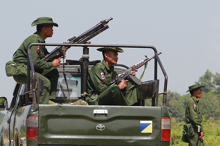 Myanmar Ordusu Toplu Katliam Stratejisini Uyguluyor