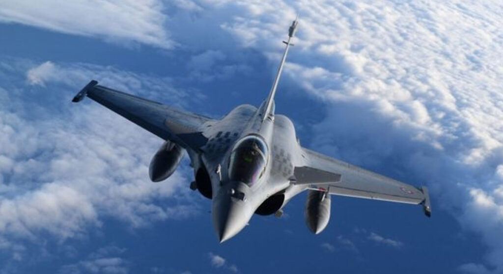 Fransız basını: ABD Fransa’ya Uçak Ambargosu Uyguluyor