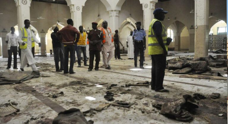 Cami Saldırısında 9 Kişi Hayatını Kaybetti