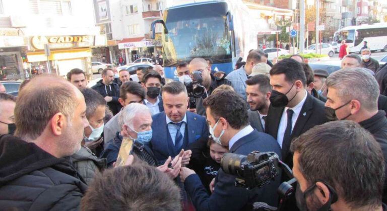 Ben davanız için size oy verdim. Hakkımı helal etmiyorum