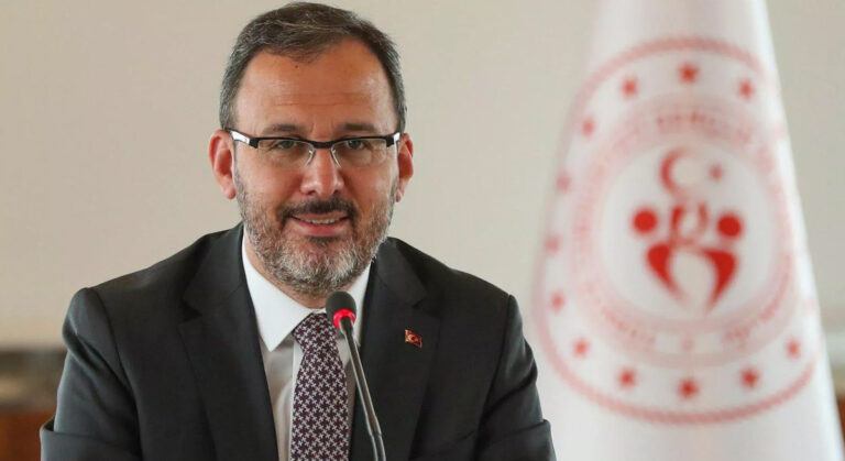 Gençlik ve Spor Bakanı’ndan Burs Açıklaması