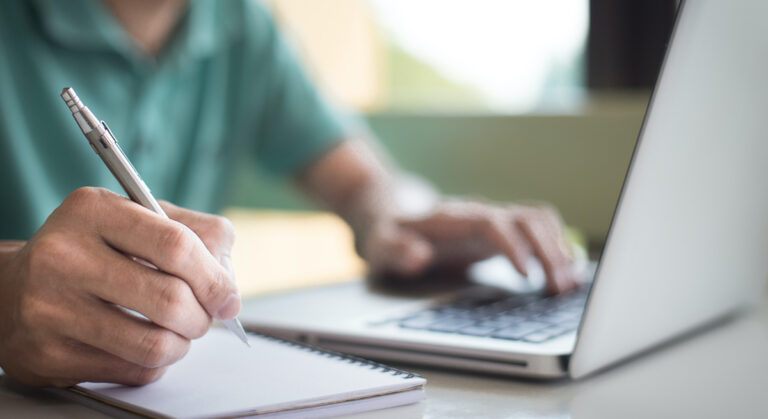 Üniversiteler Tekrardan Online Eğitime Geçmeye Hazırlanıyor