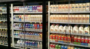 Marketlerde 18 Lira Olan Süt Üreticideki Fiyatıyla Şaşkına Çevirdi