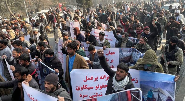 Afkanistan’da Halk Sokağa Döküldü
