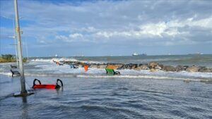 Hatay’da Kuvvetli Fırtına Nedeniyle Deniz Taştı