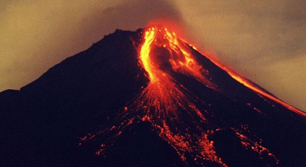 Yanardağ Faiciasında Arama Kurtarma Çalışmalarına Yağmur ve Lav Engeli