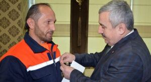 Yılın Personeli Kanlar İçinde Bulundu