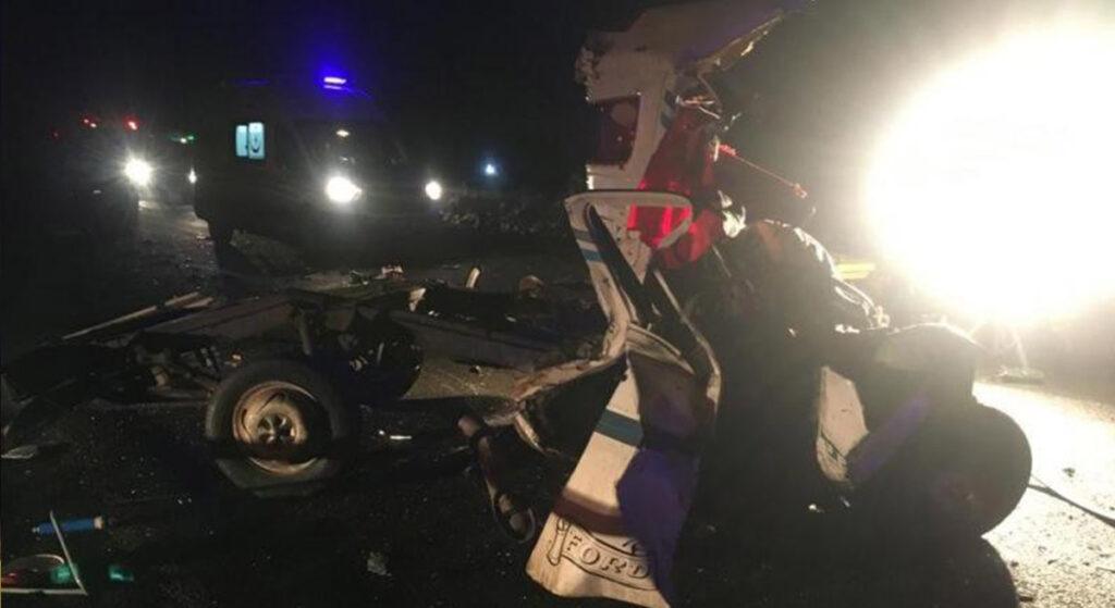 Sivas’ta Yolcu Otobüsü İle Kamyonet Çarpıştı: Ölü Ve Yaralılar Var!