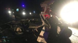 Sivas’ta Yolcu Otobüsü İle Kamyonet Çarpıştı: Ölü Ve Yaralılar Var!