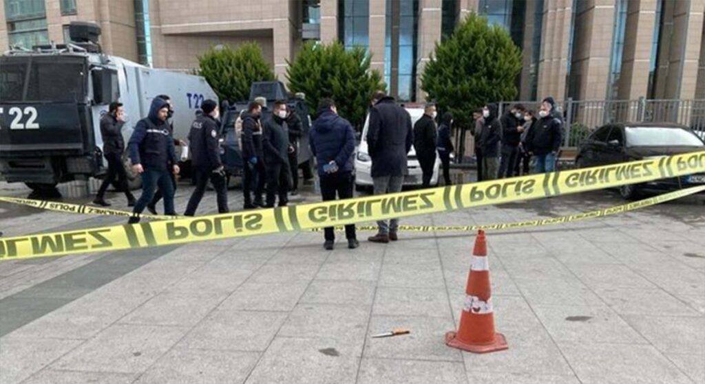 Çağlayan Adliyesi Önünde Polis Bıçaklandı: Saldırgan Vuruldu!
