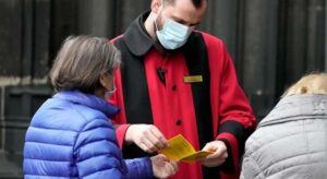 ALMANYA, 300 EURO’YA SAHTE AŞI SERTİFİKASI SATIYOR