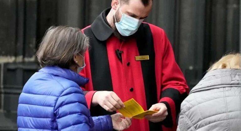 ALMANYA, 300 EURO’YA SAHTE AŞI SERTİFİKASI SATIYOR