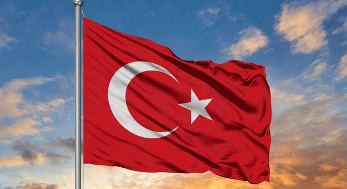 Bayrak Bizim Şerefimizdir!