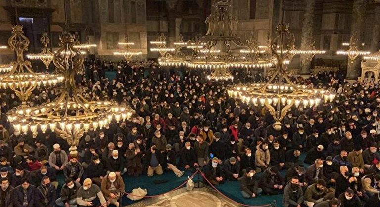 Ayasofya Camii Yılın İlk Sabah Namazı