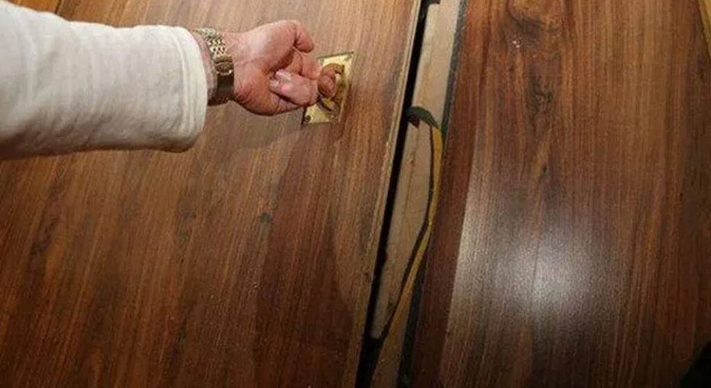 Kapıdan İçeri Giren Adam Gördükleri Karşısında Şoke Oldu!