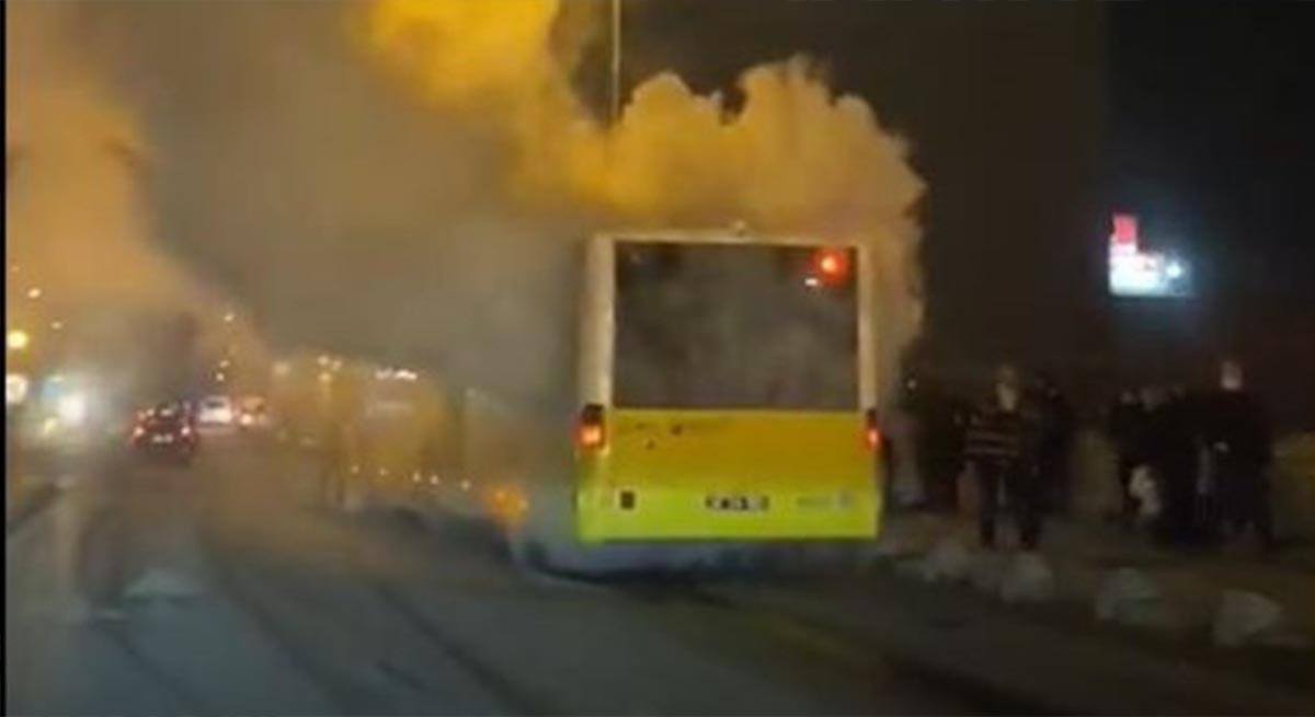 Arnavutköy’de İETT Otobüsü Arızalandı