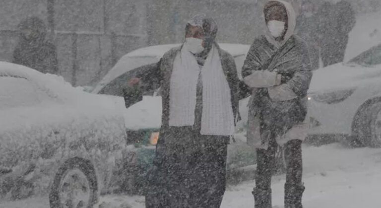 İstanbul’da Kar Hayatı Felç Etti!