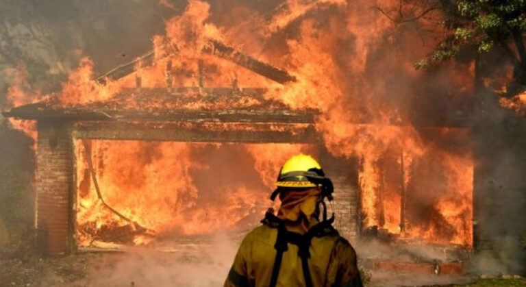 California’daki Orman Yangınlarına Elektrik Hattından Sıçrayan Kıvılcım Neden Olmuş