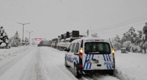 Bolu’da Gerçekleşen Kaza Trafiği Tamamen Durdurdu