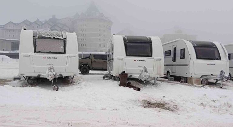 Bir Gece Otel Fiyatına Onlar Dört Ay Konaklıyor