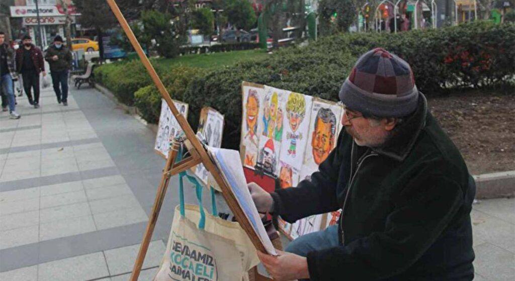 Annesinin Nasihatine Uydu: 33 Yıldır Keyfini Sürüyor