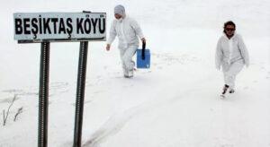  Ardahan’da Zorlu Mücadele! Ev Ev Dolaşıp Aşı Yapıyorlar