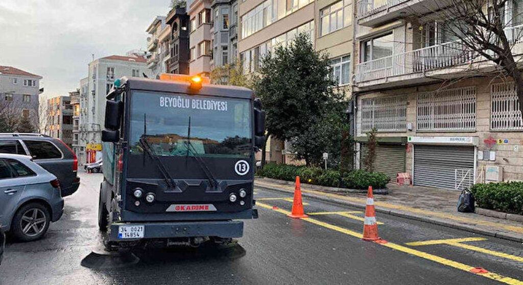 Beyoğlu’nda  temizlik işi milli teknolojiyle çözüldü