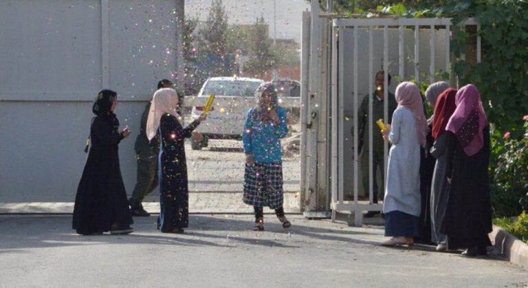 Afganistan’da Devlet Üniversiteleri Açıldı