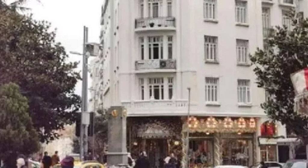 Tarihi Apartman’da Garip Bir Olay!