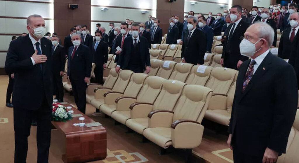 Cumhurbaşkanı Erdoğan İle Kılıçdaroğlu Selamlaştı