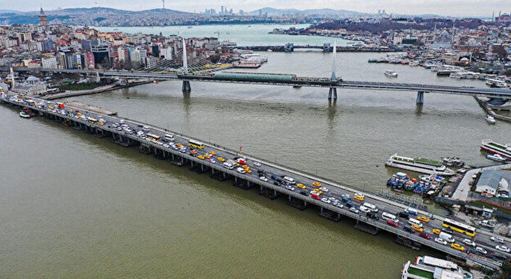 Haliç’te Korkutan Görüntü!