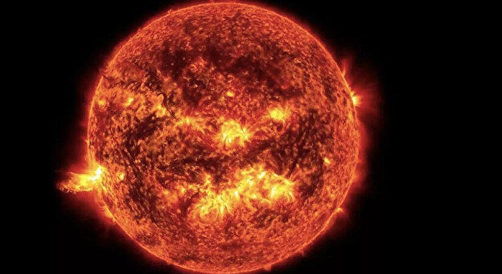 Güneşteki Patlamaları İşaret Etti!