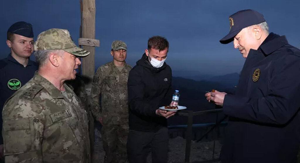 Bakan Akar’dan Sınırın Sıfır Noktasında Mesaj: Terör Belasından Tamamen Kurtulacağız