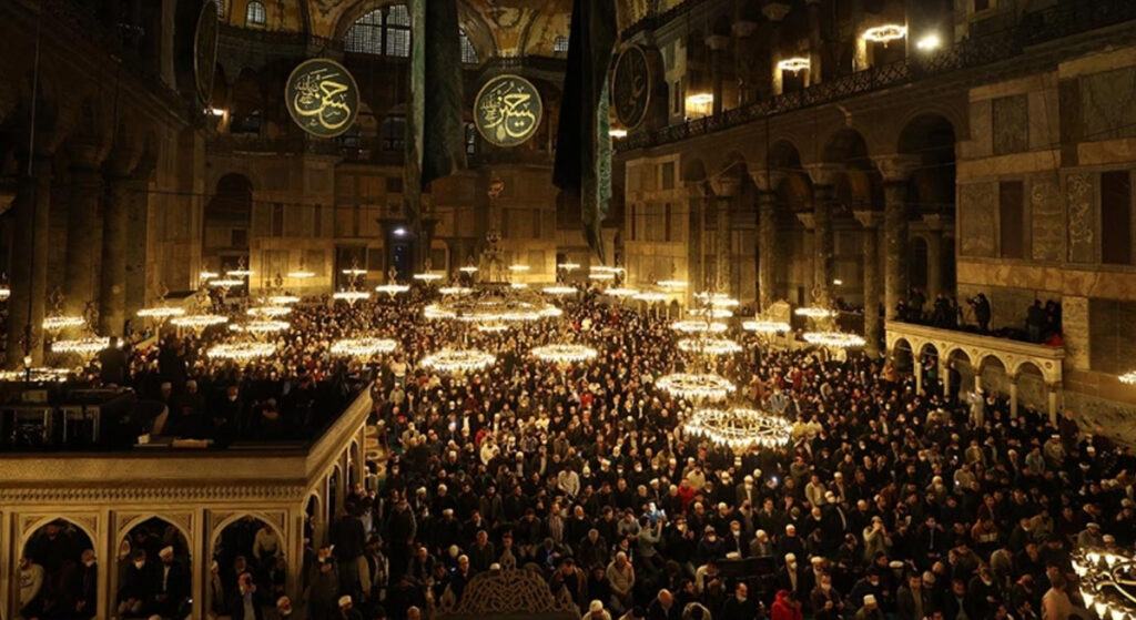 Ayasofya-i Kebir Camii’nde Ramazan Heyecanı: 88 Yıl Sonra Bir İlk…