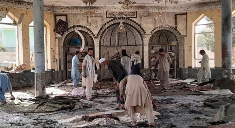 TALİBAN: CAMİYİ BOMBALAYANLARI CEZALANDIRMA SÖZÜ