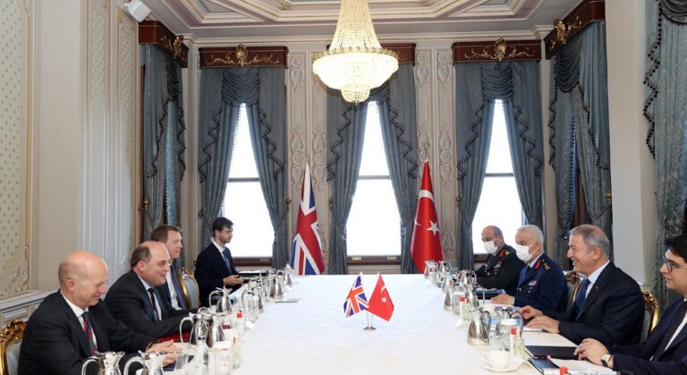 İstanbul’da Üçlü Zirve!
