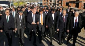 Bakan Soylu ve Bakan Kurum İzmir’de TOKİ Konutlarını İnceledi!